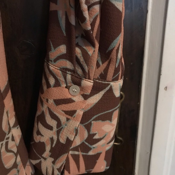 Printed Long Sleeve Blouse by Joeffer Caoc - Picture 4 of 4